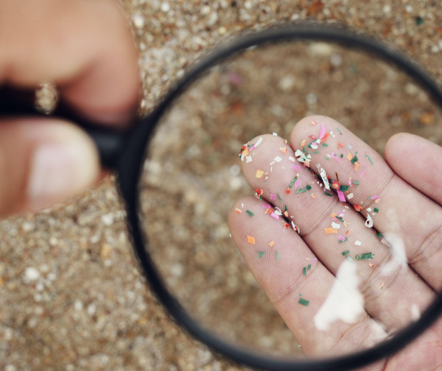 a lense showing microplastics 